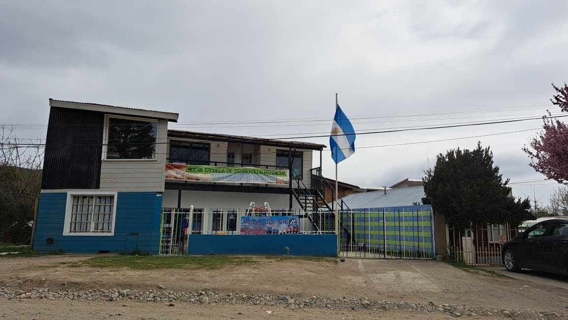 Fachada del edificio de Cielos Abiertos / Rocío del Cielo, en Bariloche